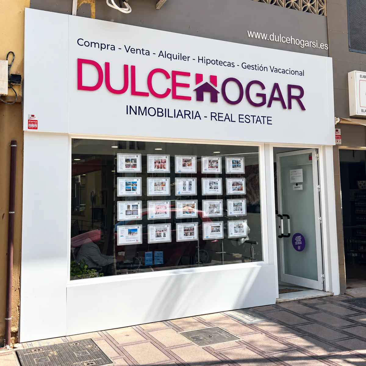 Escaparate de Dulce Hogar en Avenida de Málaga, 46, La Cala del Moral